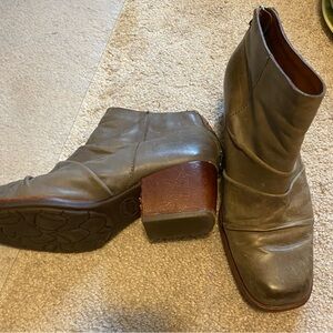 Kork ease Women's grey leather block heel Ankle Boots